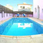 Sunrise וילה פאראלימני